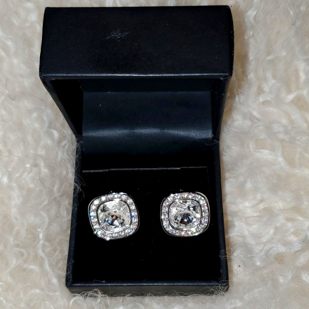 RH Macy &Co. CZ stud earrings